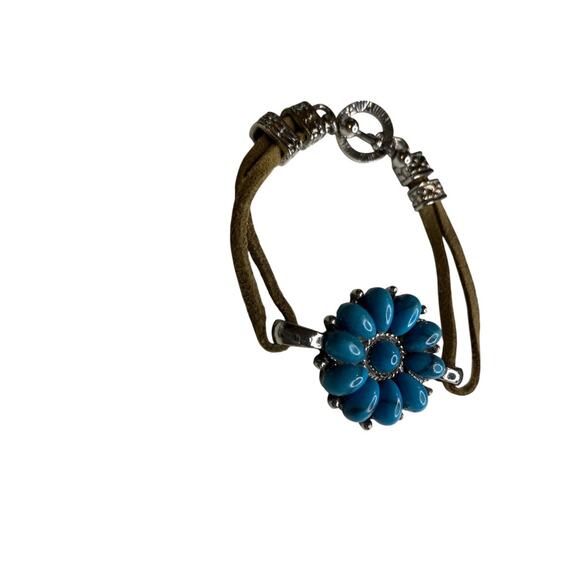 Faux Turquoise Southwestern Style Floral Toggle Clasp Bracelet - Picture 5 of 5
